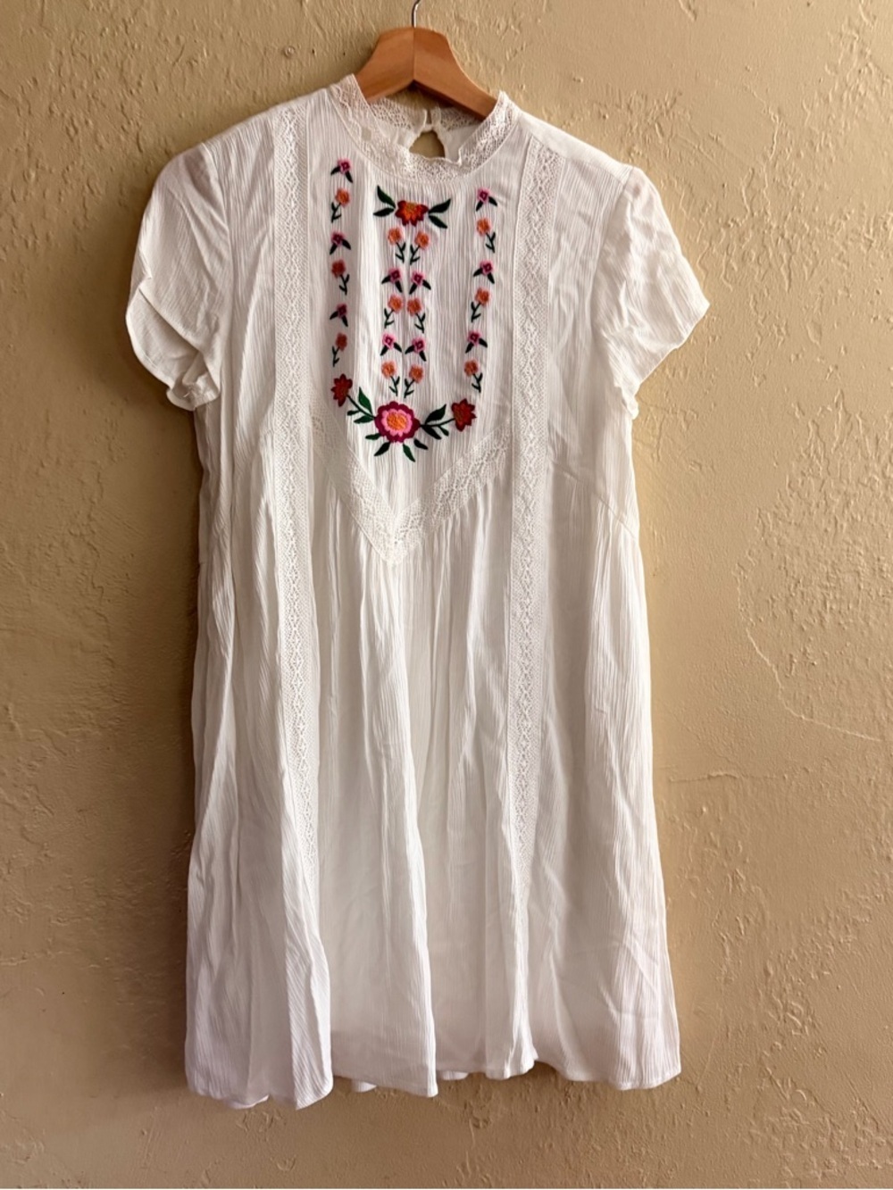 Blue Rain White with Navy Label Lace Top
